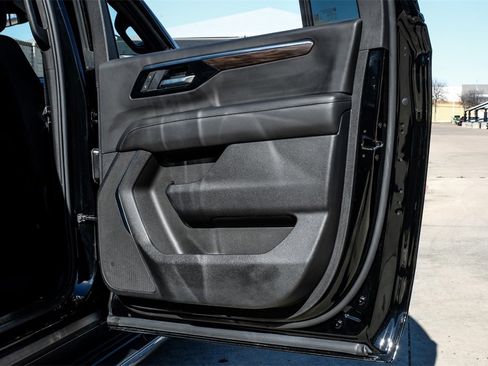 Used 2025 Chevrolet Suburban LS image 48