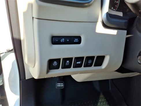 Certified 2024 Nissan Murano Platinum image 8