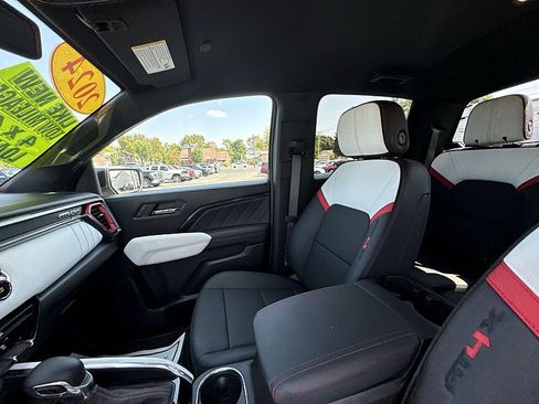 Used 2024 GMC Canyon AT4X image 23