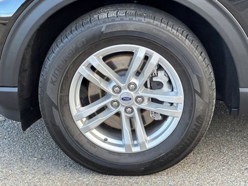 Certified 2022 Ford Explorer XLT w/ Equipment Group 202A image 27