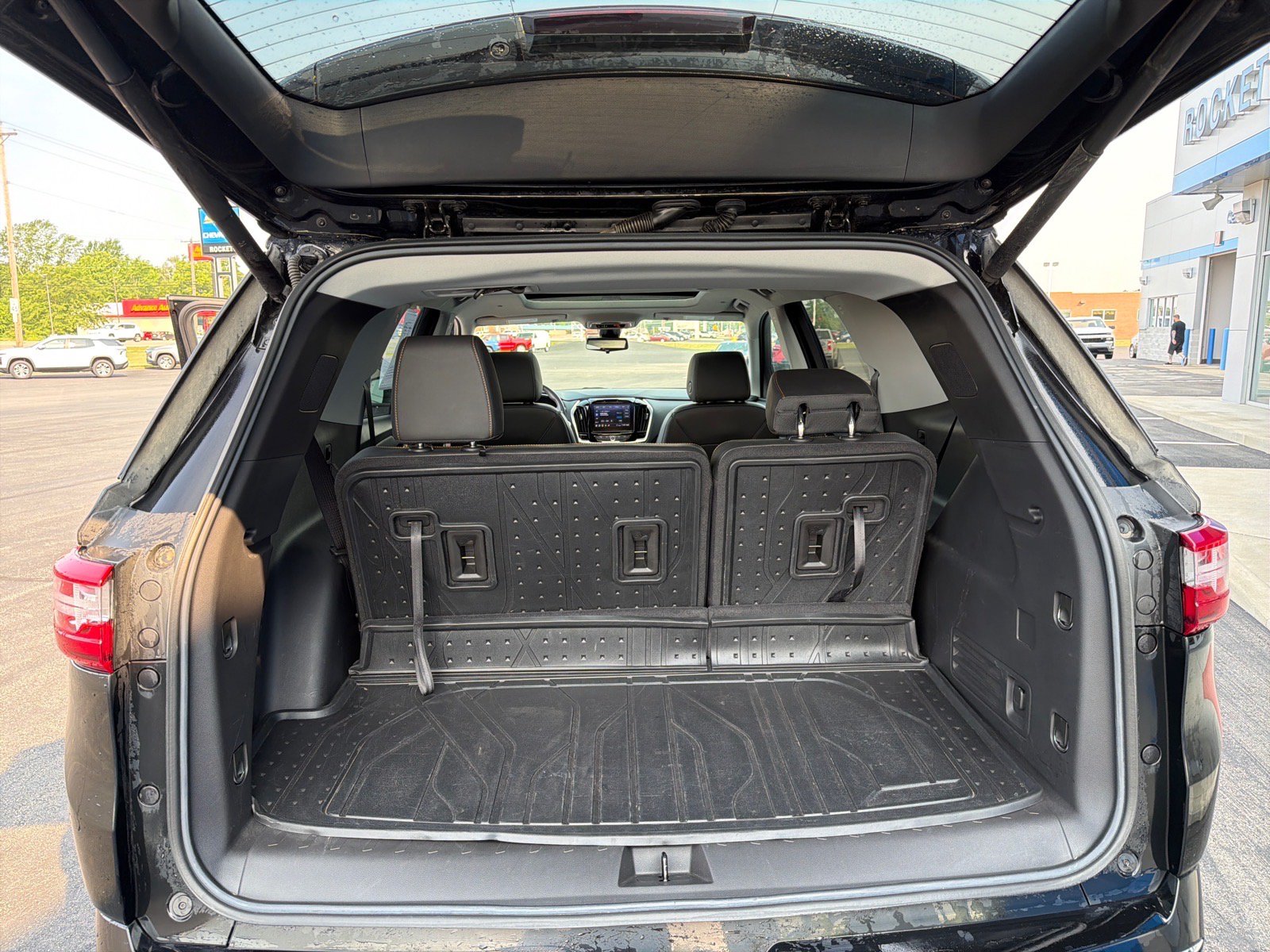 Used 2021 Chevrolet Traverse Premier w/ LPO, Floor Liner Package FWD image 11