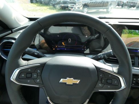 New 2026 Chevrolet Trax LT w/ LT Convenience Package FWD image 22