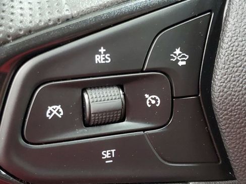 Used 2024 Chevrolet Trax LS image 28