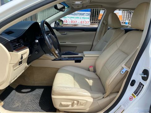 Used 2014 Lexus ES 350 w/ Luxury Package FWD image 11