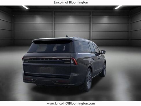 New 2025 Lincoln Navigator L Reserve image 8
