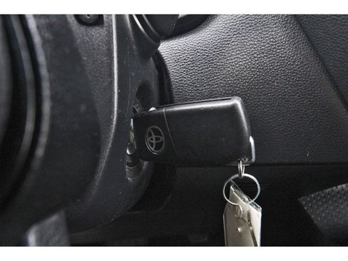 Used 2022 Toyota Corolla LE image 22