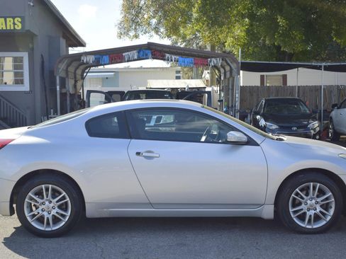 Used 2008 Nissan Altima 3.5 SE FWD image 8
