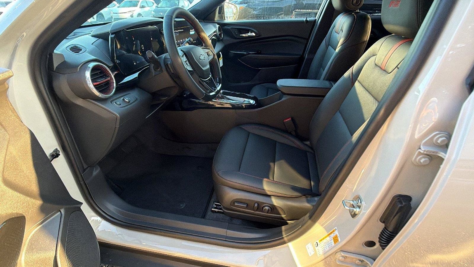 New 2026 Chevrolet Trax RS w/ Sunroof Package FWD image 17