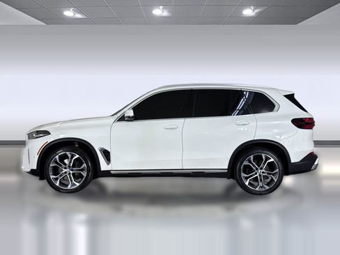 Used 2024 BMW X5 sDrive40i RWD image 2