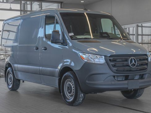 Used 2025 Mercedes-Benz Sprinter 2500 image 21