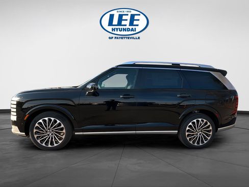 New 2026 Hyundai Palisade Calligraphy FWD image 3