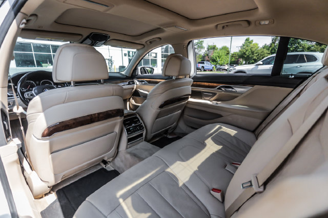 Used 2017 BMW 740i RWD image 60