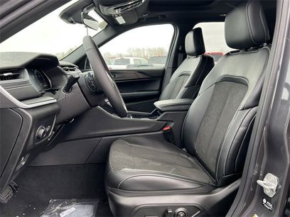 New 2025 Jeep Grand Cherokee Altitude