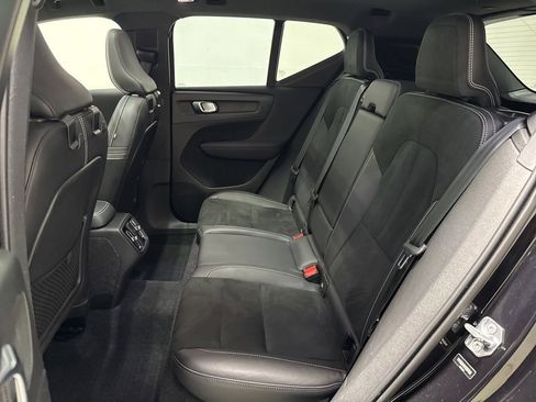 Used 2021 Volvo XC40 T5 R-Design w/ Climate Package image 30