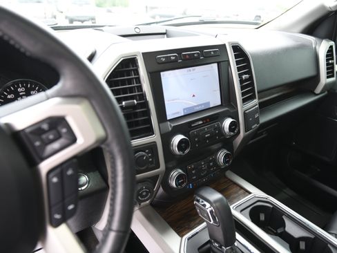 Used 2020 Ford F150 Lariat w/ Equipment Group 502A Luxury AWD/4WD image 13