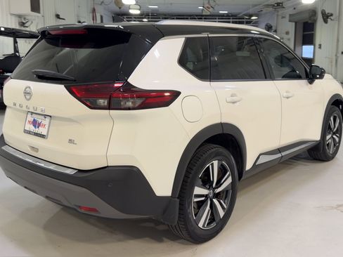 Used 2021 Nissan Rogue SL w/ Premium Package FWD image 9
