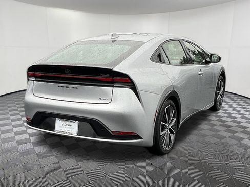 Used 2024 Toyota Prius XLE image 6