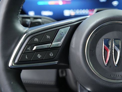 Used 2025 Buick Enclave Avenir w/ Super Cruise Package image 37