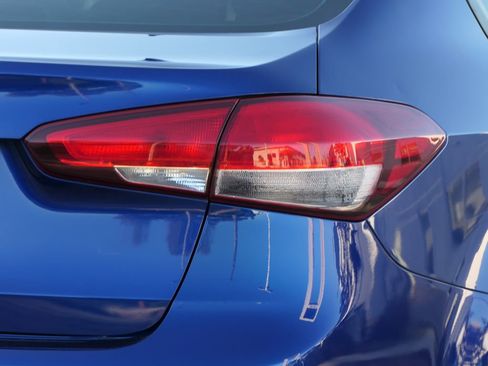 Used 2017 Kia Forte LX w/ LX Popular Package image 3