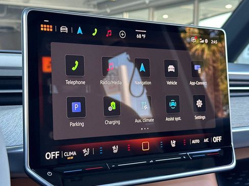 New 2025 Volkswagen ID. Buzz 1st Edition image 19