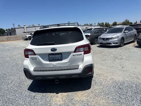 Used 2018 Subaru Outback 2.5i Limited AWD/4WD image 6