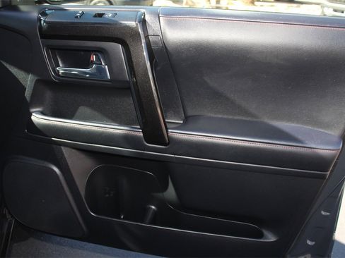 Used 2024 Toyota 4Runner TRD Off-Road Premium image 28