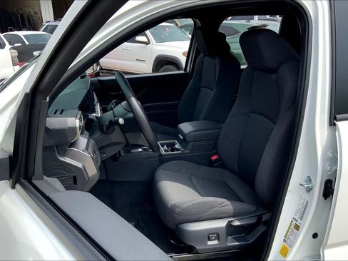 Used 2026 Toyota Tacoma SR5 image 8