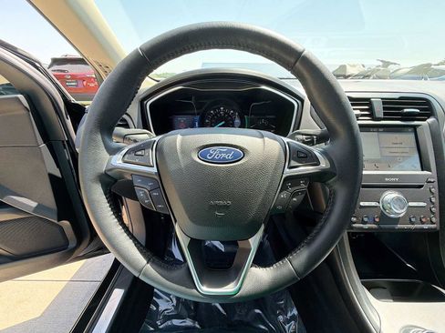 Used 2018 Ford Fusion Titanium FWD image 20