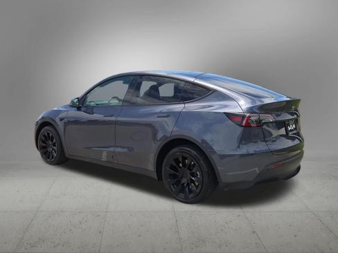 Used 2023 Tesla Model Y Long Range AWD/4WD image 4