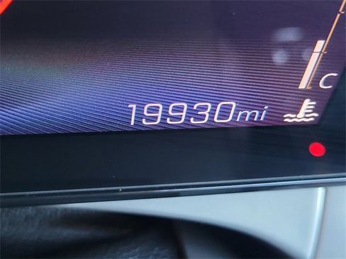 Used 2025 Chevrolet Trax LT w/ LT Convenience Package image 11