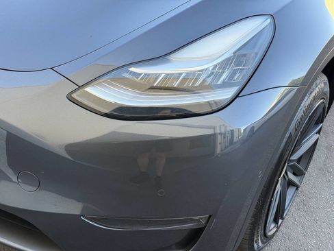 Used 2021 Tesla Model Y Long Range AWD/4WD image 32