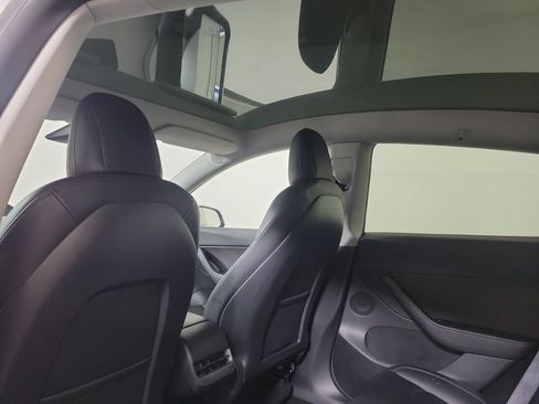 Used 2022 Tesla Model Y Performance AWD/4WD image 23