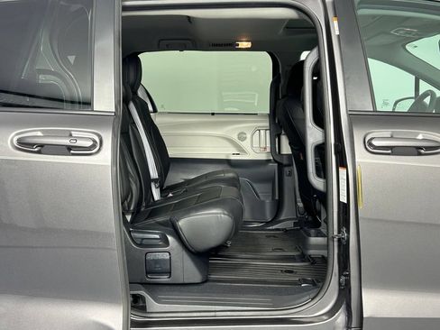 Used 2024 Toyota Sienna LE w/ LE Plus Package AWD/4WD image 11