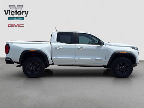 Used 2025 GMC Canyon Elevation image 17