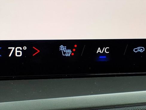 Used 2024 Chevrolet Traverse LT w/ LPO, Floor Liner Package image 9