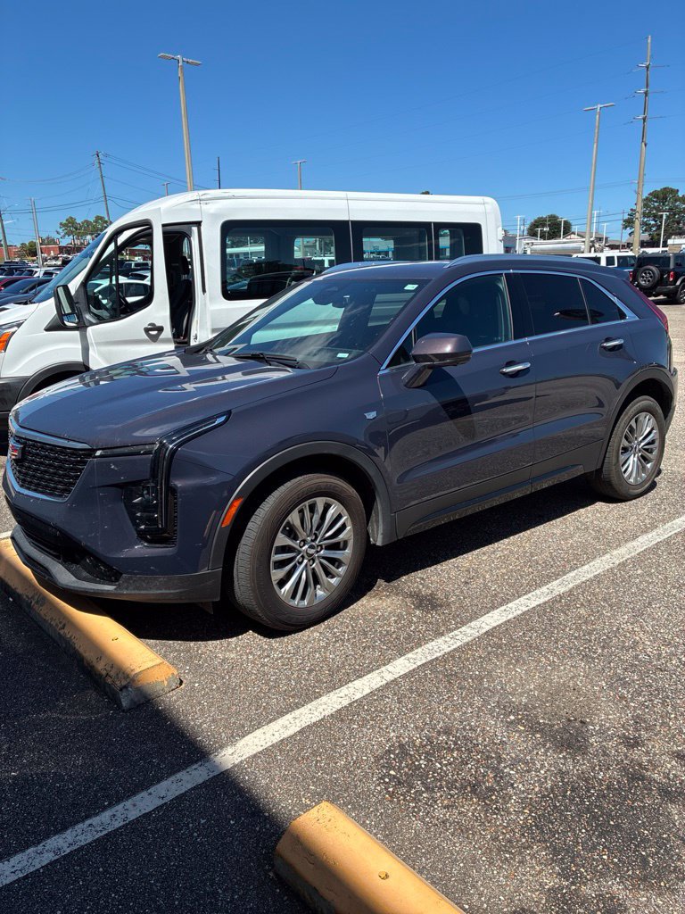 Used 2025 Cadillac XT4 Premium Luxury AWD/4WD image 1