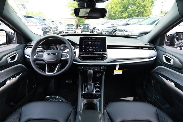 New 2026 Jeep Compass Latitude AWD/4WD image 32