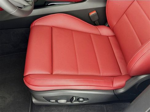 New 2025 Porsche Macan Electric image 13