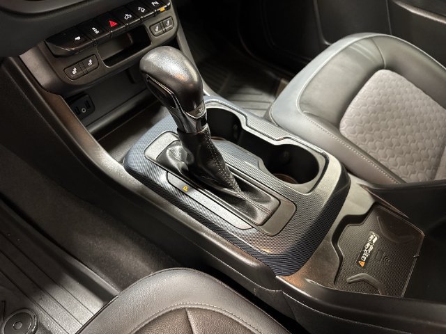 Used 2022 Chevrolet Colorado Z71 AWD/4WD image 19