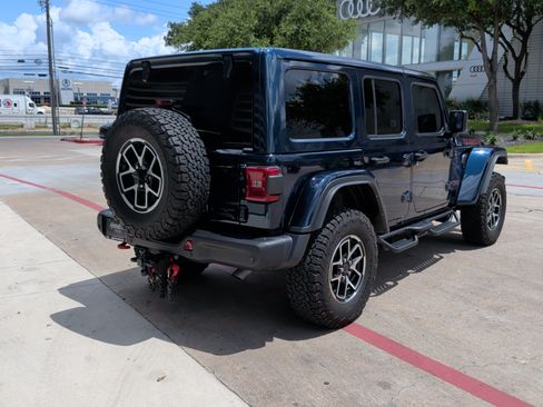 Used 2025 Jeep Wrangler Unlimited Rubicon AWD/4WD image 10