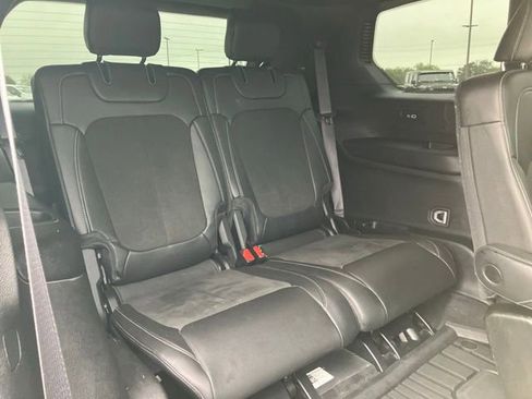 Used 2025 Jeep Grand Cherokee L Laredo RWD image 16