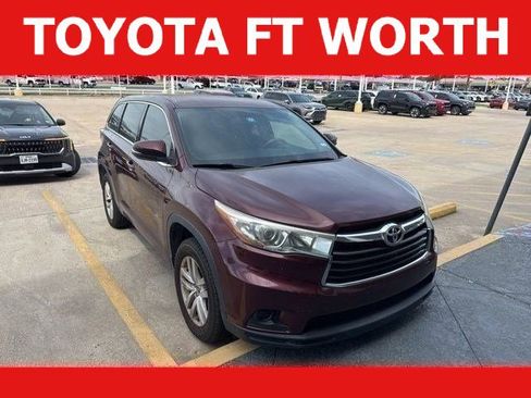 Used 2016 Toyota Highlander LE FWD image 1
