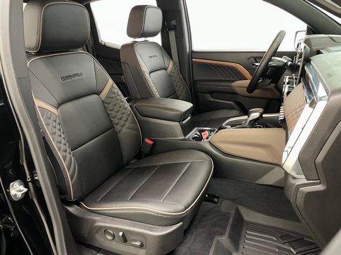 Used 2025 GMC Canyon Denali image 43