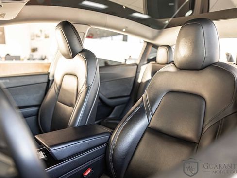 Used 2020 Tesla Model Y Long Range image 19