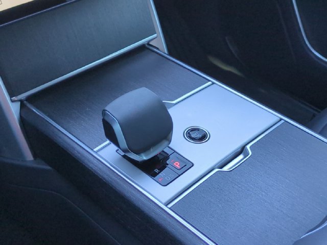 Certified 2025 Land Rover Range Rover SE AWD/4WD image 9