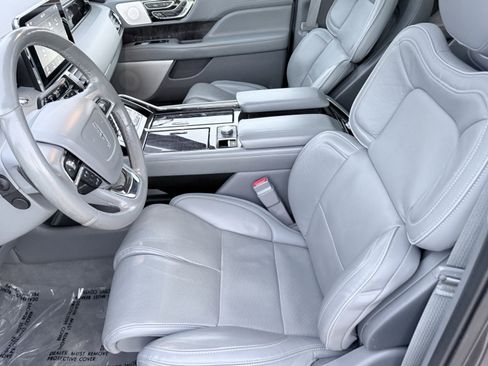 Used 2018 Lincoln Navigator Reserve w/ Technology Package image 28