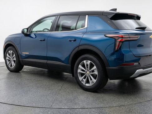 Used 2025 Chevrolet Equinox LT image 6