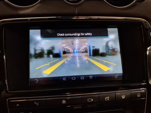Used 2016 Jaguar XJ R-Sport RWD image 27