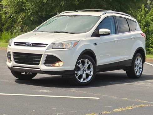Used 2016 Ford Escape Titanium AWD/4WD image 2