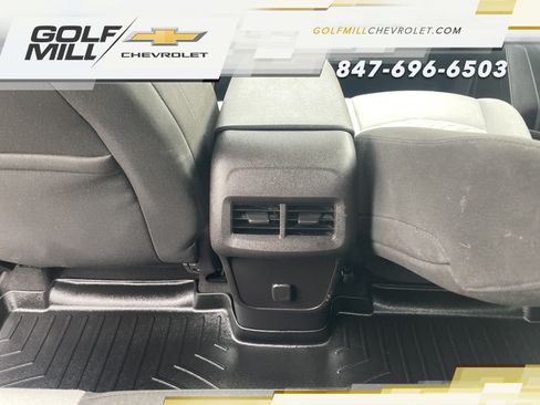 Used 2018 Chevrolet Equinox LS FWD image 27